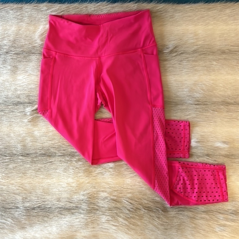 VICTORIA’S SECRET Victoria Sport Hot Pink XS Leggings Mesh Panels Pockets